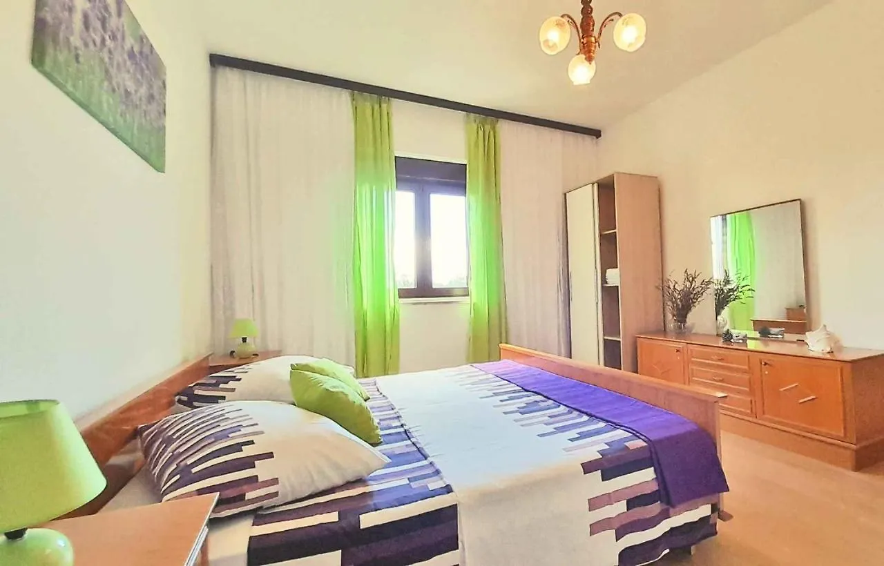 Apartment In Sisan - Istrien 41776