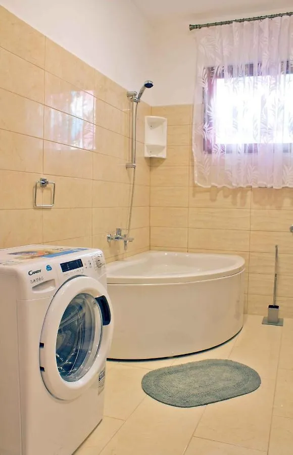 Apartment In Sisan - Istrien 41776
