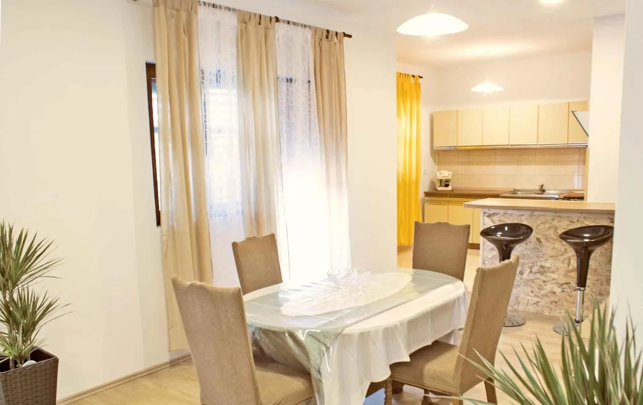 Apartment In Sisan - Istrien 41776